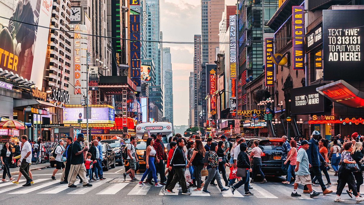 City vibe — New York streets
